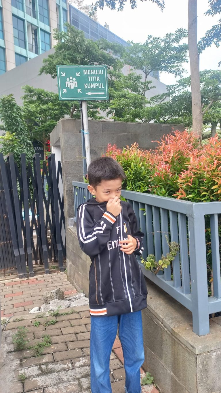 Surat Untuk Anak Laki-lakiku, RQ